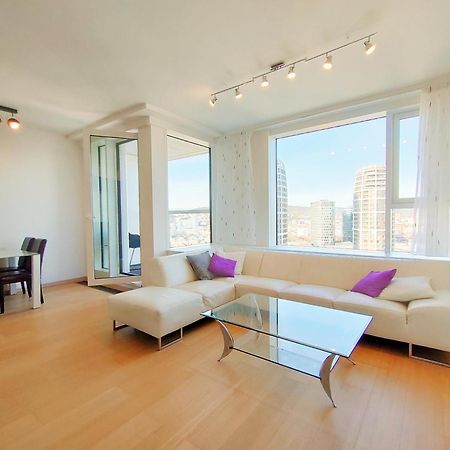 Sag Romantic 22 Floor Panorama City Free Parking Free Wifi براتسيلافا المظهر الخارجي الصورة