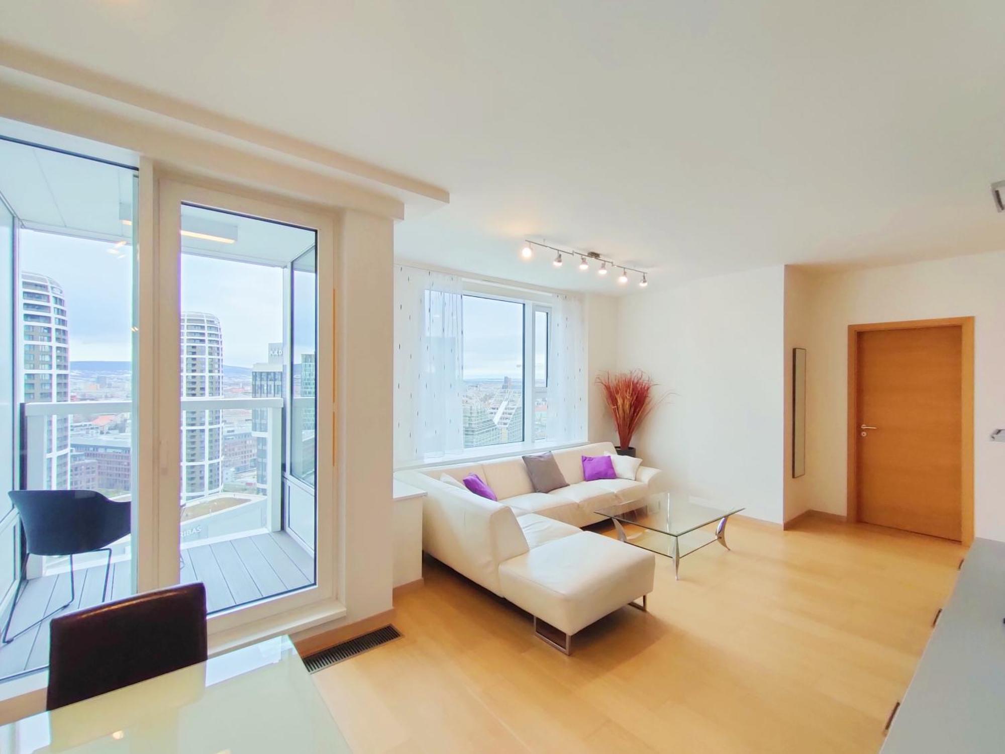 Sag Romantic 22 Floor Panorama City Free Parking Free Wifi براتسيلافا المظهر الخارجي الصورة
