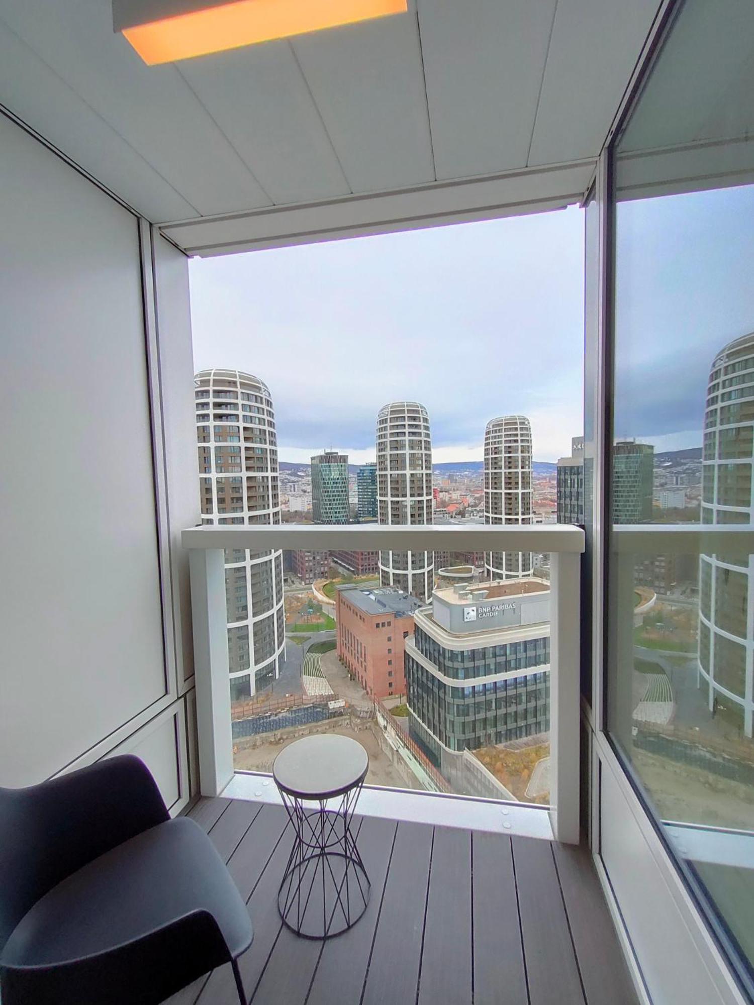 Sag Romantic 22 Floor Panorama City Free Parking Free Wifi براتسيلافا المظهر الخارجي الصورة